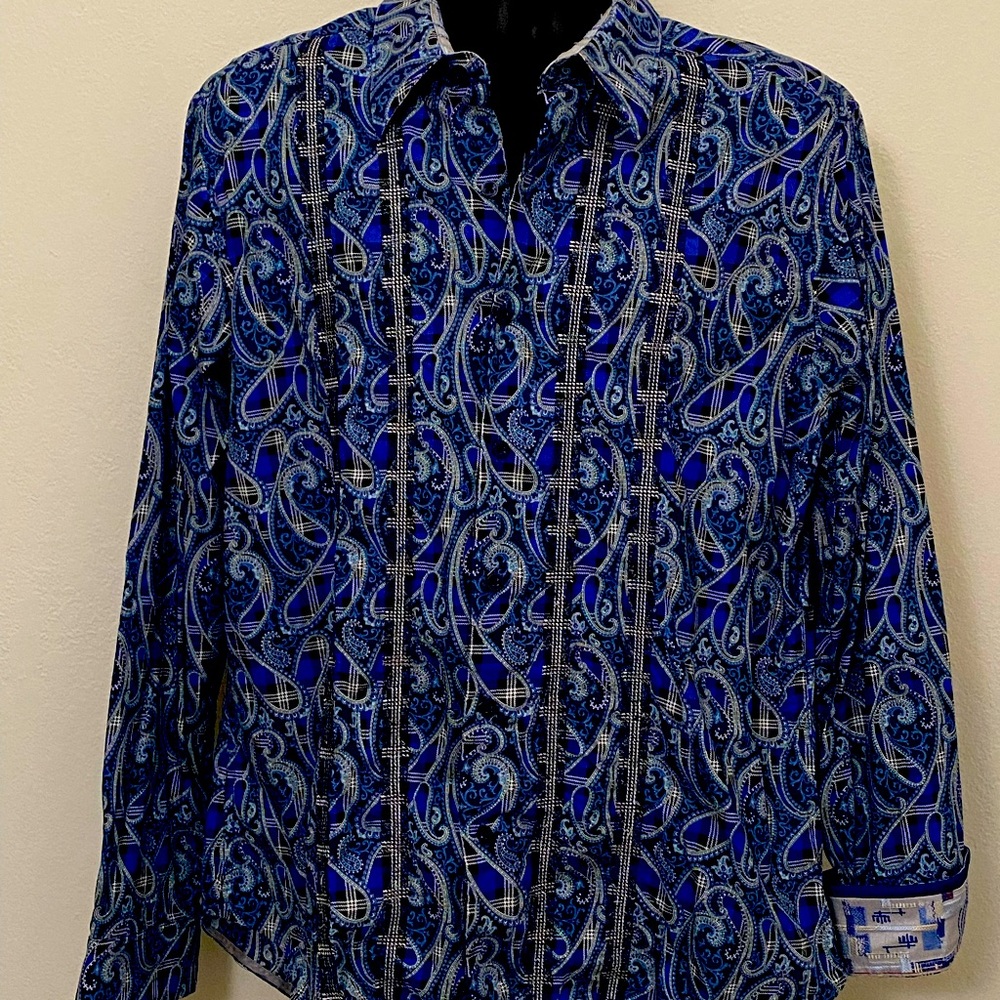 Robert Graham button up blue paisley shirt. Extra-large
